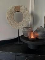 Schelpen ring op standaard decoratie kauri schelpenketting, Huis en Inrichting, Woonaccessoires | Overige, Ophalen of Verzenden