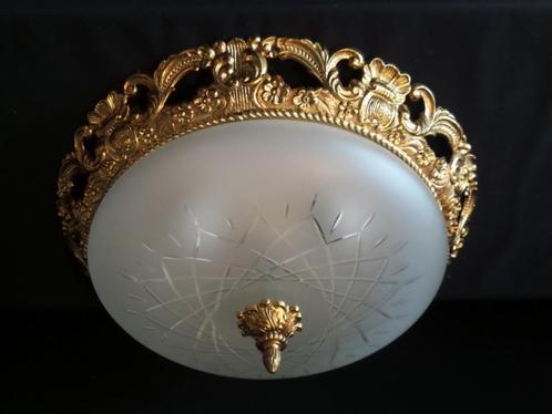 Plafonniére met matte facet glas kap en messing rand en roze, Huis en Inrichting, Lampen | Plafondlampen, Gebruikt, Glas, Ophalen of Verzenden