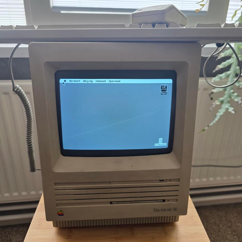 Macintosh SE met ethernet upgrade toetsenbord en muis, Computers en Software, Vintage Computers, Ophalen of Verzenden, Apple