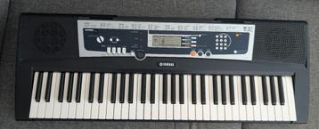 Yamaha PSR-E213 / YPT-210 beschikbaar voor biedingen