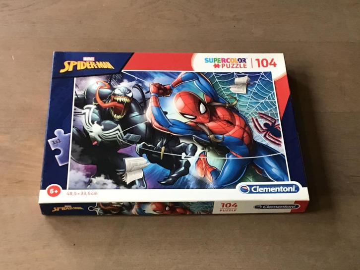 Puzzel Spiderman - 104 stukjes, Kinderen en Baby's, Speelgoed | Kinderpuzzels, Zo goed als nieuw, 6 jaar of ouder, Meer dan 50 stukjes