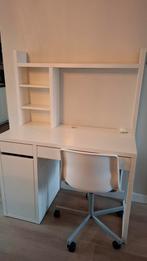 Bureau met stoel en magnetisch whiteboard, Ophalen