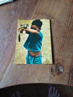 Ansichtkaart Suriname Hondoestaanse jongen met aapje, Verzamelen, Ansichtkaarten | Buitenland, Ophalen of Verzenden, 1960 tot 1980