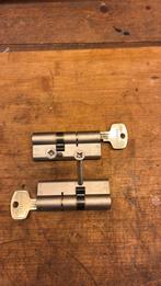2 cilindersloten 30/45 met zelfde sleutel, Doe-het-zelf en Verbouw, Hang- en Sluitwerk, Ophalen of Verzenden, Zo goed als nieuw