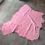 Zacht Roze Suède Lamsleer Huid, Leer of Kunstleer, Nieuw, Ophalen of Verzenden, 30 tot 120 cm