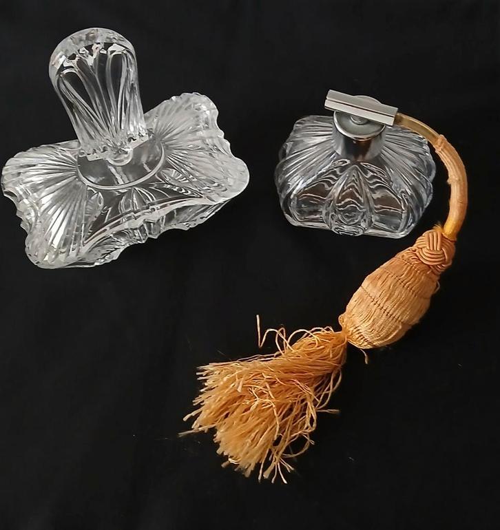 Vintage kaptafel set: parfumfles & sieraden bakje, Antiek en Kunst, Antiek | Glas en Kristal, Ophalen of Verzenden