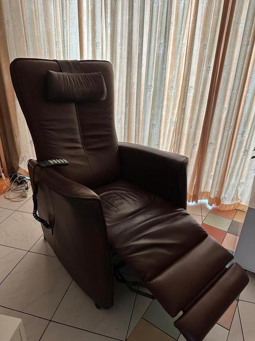 Sta-op electrische stoel Prominent Z.G.A.N., Huis en Inrichting, Fauteuils, Zo goed als nieuw, Leer, 50 tot 75 cm, Ophalen of Verzenden
