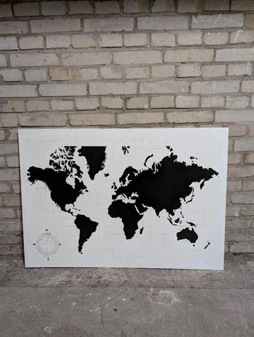 Gratis ophalen muurdecoratie wereldkaart beschikbaar voor biedingen
