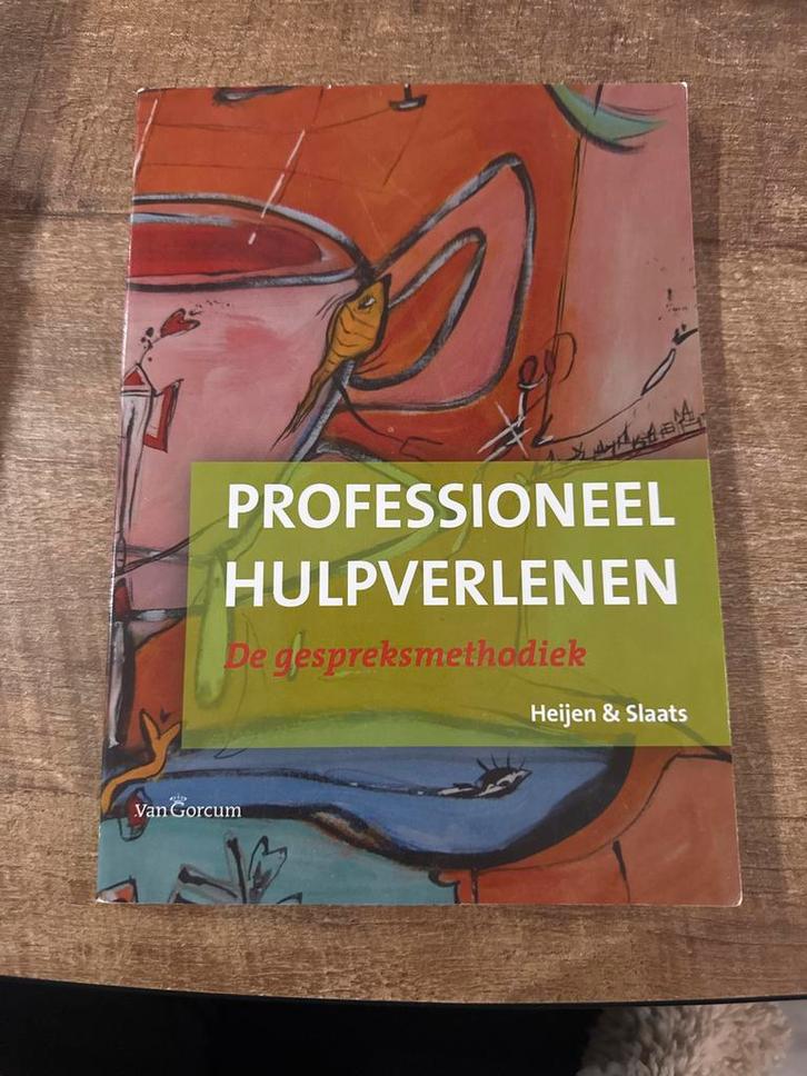Professioneel Hulpverlenen - Heijen & Staats, Boeken, Advies, Hulp en Training, Zo goed als nieuw, Ophalen of Verzenden