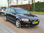 Volvo V50 2.5 T5 Momentum *Krachtige 5-cilinder * Zweedse Kw, Voorwielaandrijving, Gebruikt, Overige kleuren, 700 kg