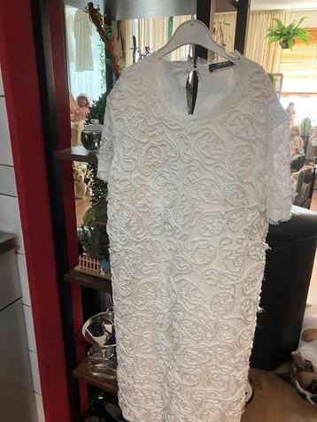 Oude brocante jurkje wit kant erg leuk voor grote poppen beschikbaar voor biedingen