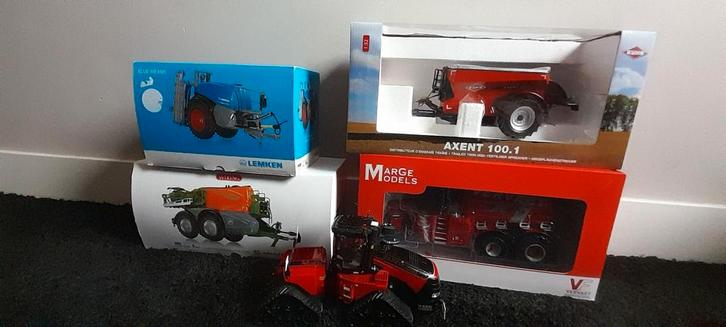 Verzameling schaalmodellen tractoren en landbouw 1:32, Hobby en Vrije tijd, Modelauto's | 1:32, Zo goed als nieuw, Tractor of Landbouw