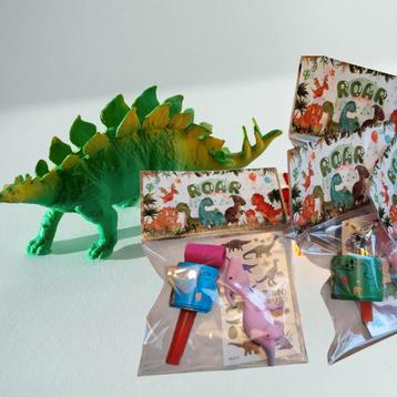 Dino Traktatie Kant en Klaar - Speelgoed beschikbaar voor biedingen