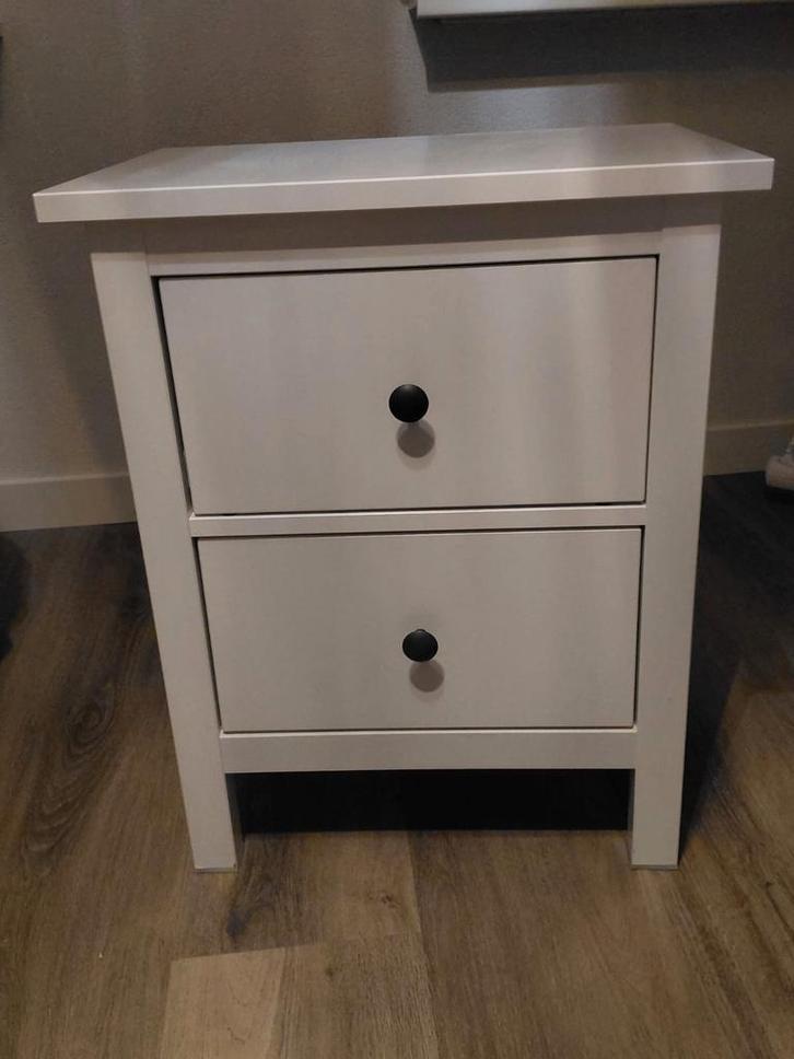IKEA Hemnes Nachtkastje, Huis en Inrichting, Slaapkamer | Nachtkastjes, Zo goed als nieuw, 55 tot 70 cm, Minder dan 45 cm, Hout