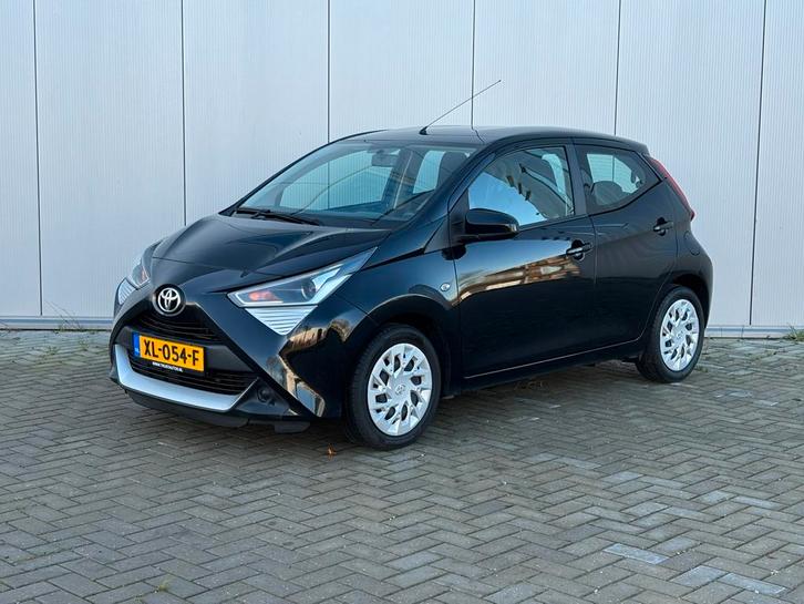 Toyota Aygo 1.0 VVT-i X-PLAY CRUISE - LED - NAVI - CAMERA, Auto's, Toyota, Particulier, Aygo, ABS, Achteruitrijcamera, Airbags