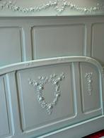 Antieke slaapkamer, Ophalen