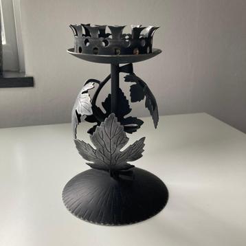 Kandelaar ijzer, bladeren, planten, zwart beschikbaar voor biedingen