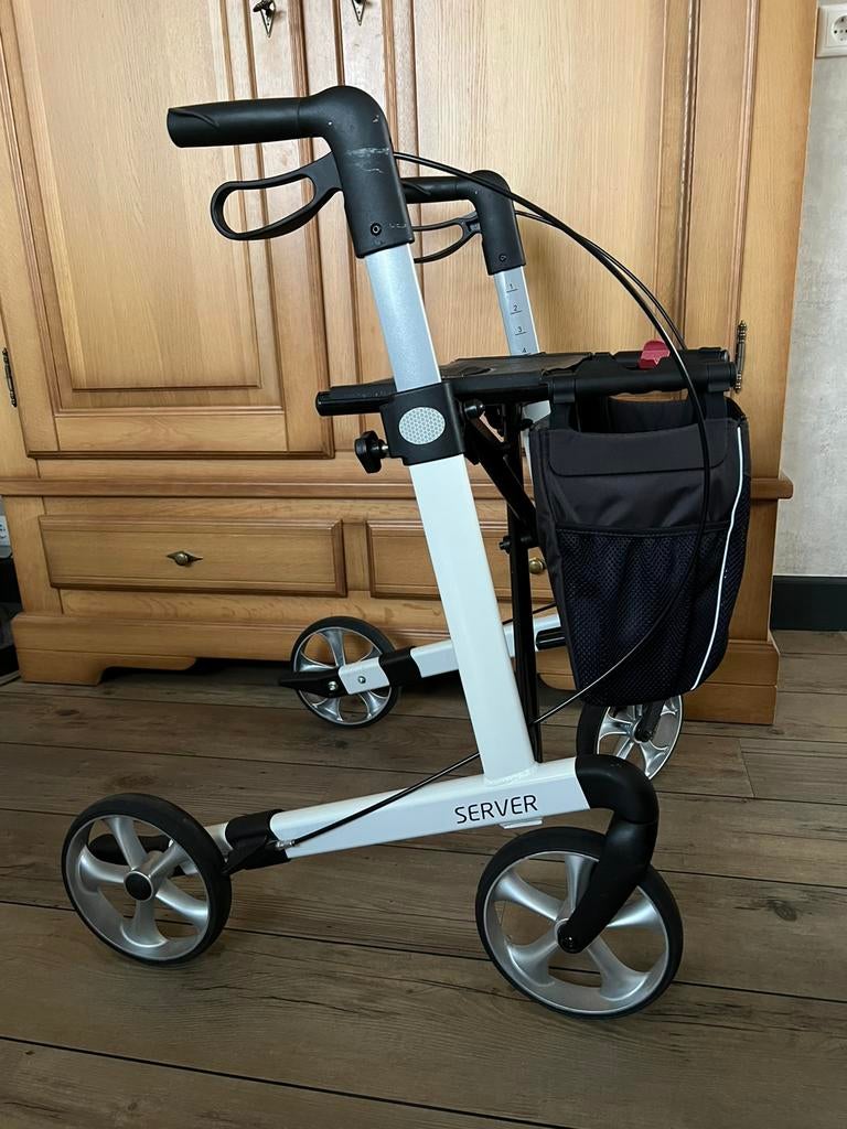 Server Rehasense licht gewicht rollator inklapbaar maat L, Ophalen, Zo goed als nieuw