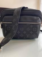 Louis Vuitton Messenger Bag, Overige merken, Ophalen of Verzenden, Zo goed als nieuw, Zwart
