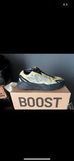 Yeezy boost 700 mnvn resin 48 2/3, Overige kleuren, Nieuw, Ophalen of Verzenden, Sneakers of Gympen