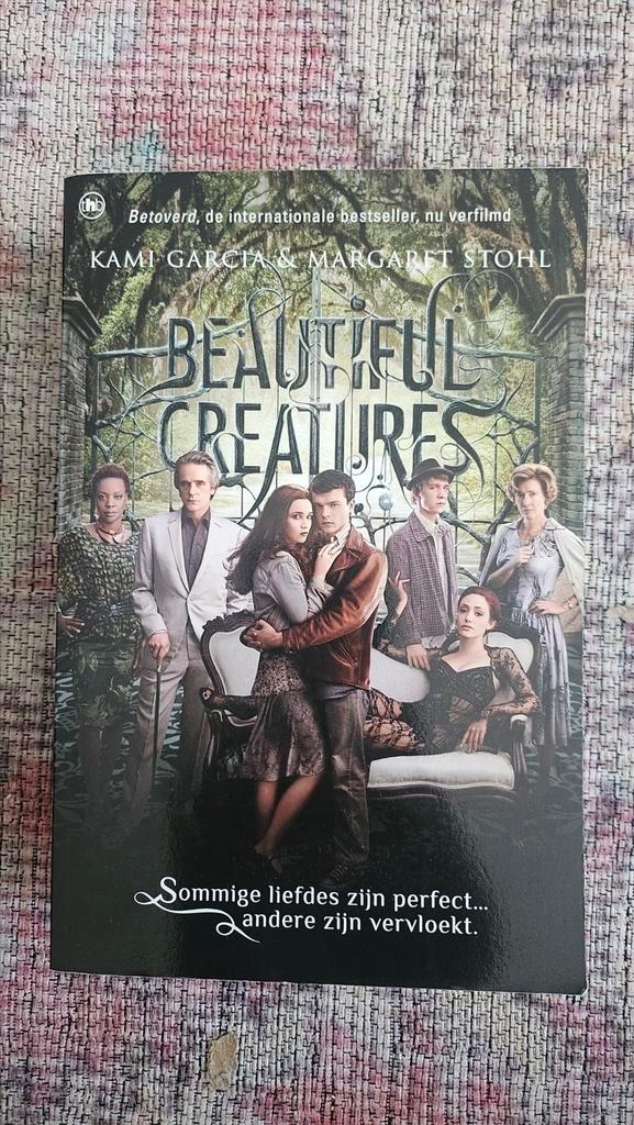 Margareth Stohl - Beautiful creatures, Boeken, Thrillers, Zo goed als nieuw, Ophalen of Verzenden