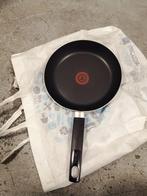 WEG=WEG! STEVIGE (24CM DIAMETER) TEFAL KOEKENPAN | COOKING, Ophalen of Verzenden, Gebruikt, Overige materialen, Koekenpan of Braadpan