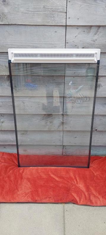 Te koop thermopeen raam met ventilatiesysteem  beschikbaar voor biedingen