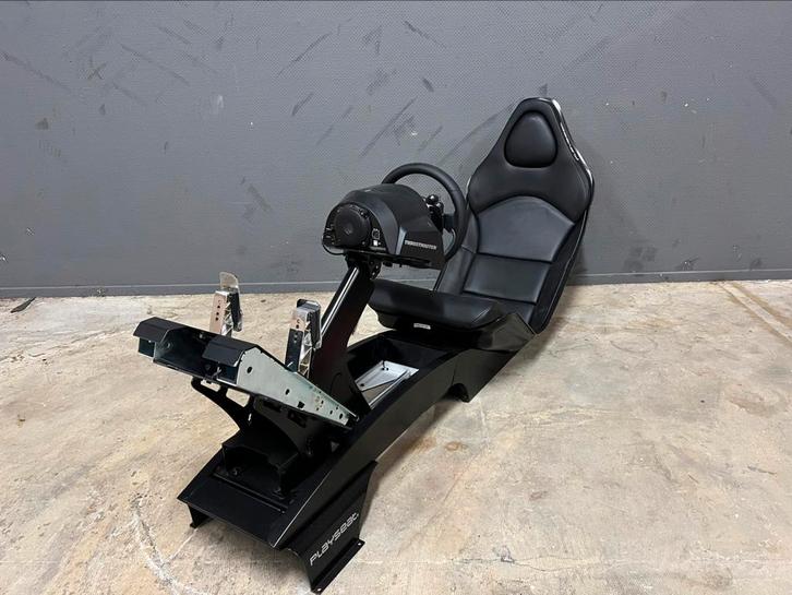 Playseat F1 pro zwart + Thrustmaster T-GT, Spelcomputers en Games, Spelcomputers | Overige Accessoires, Zo goed als nieuw, Ophalen