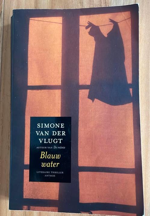 Simone van der Vlugt - Blauw water, Boeken, Thrillers, Gelezen, Nederland, Verzenden