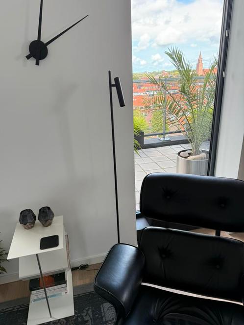Lucide (lees) vloerlamp. Zwart, Huis en Inrichting, Lampen | Vloerlampen, Zo goed als nieuw, Ophalen