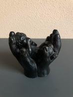 Beeldje Baby in handen, Antiek en Kunst, Ophalen of Verzenden