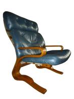 Mooie vintage Kengu fauteuil design Elsa & Nordahl Solheim, Gebruikt, Hout, 75 tot 100 cm, 50 tot 75 cm