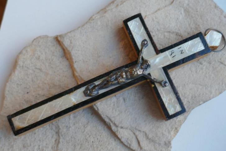 Antieke kruis hanger met Jezus -  voor aan wand, Antiek en Kunst, Antiek | Religie, Verzenden