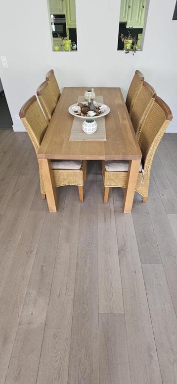 Eetkamer tafel + 6 stoelen + salontafel - massief hout  beschikbaar voor biedingen