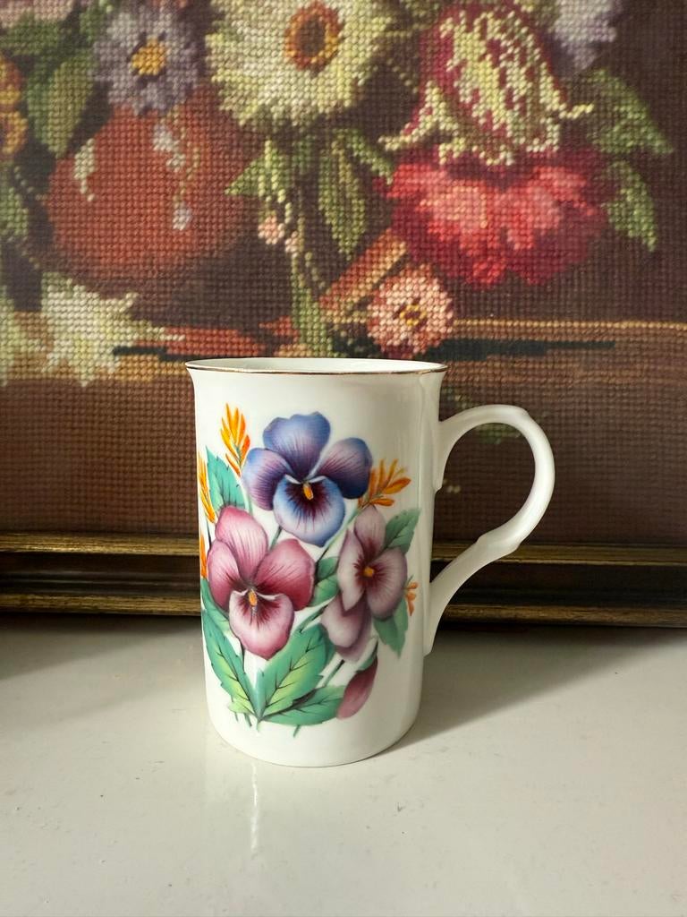 Cambridge Garden Mok - Paarse & Blauwe Bloemen, Huis en Inrichting, Keuken | Keukenbenodigdheden, Zo goed als nieuw, Ophalen of Verzenden