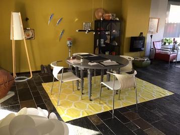 IKEA kunststof eetkamerstoelen model Elmer beschikbaar voor biedingen