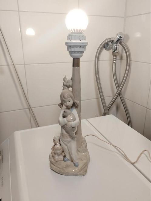 NAO Lladro porseleinen lamp, Antiek en Kunst, Antiek | Lampen, Ophalen of Verzenden