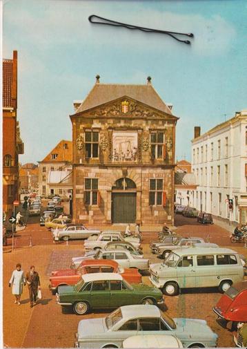 Gouda, De Waag met auto's oa Ford Transit Mk1 beschikbaar voor biedingen