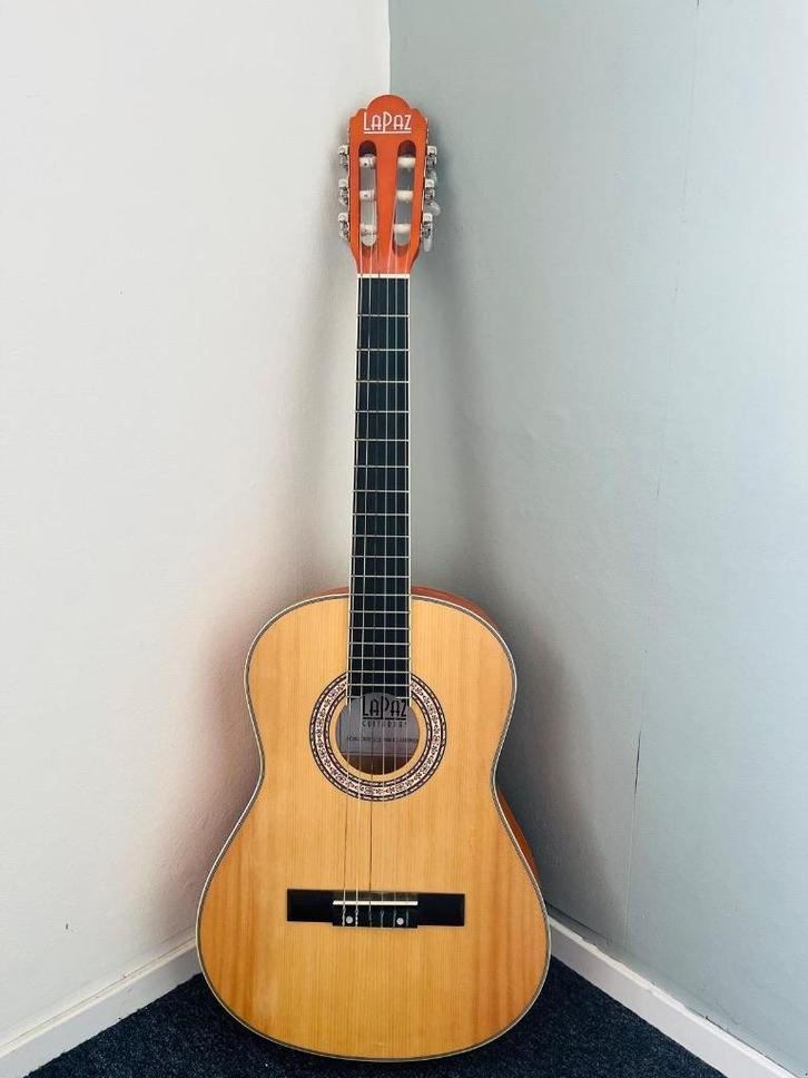 LA PAZ klassieke gitaar in perfecte staat., Muziek en Instrumenten, Snaarinstrumenten | Gitaren | Akoestisch, Zo goed als nieuw