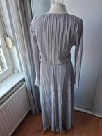 PRACHTIGE LICHTGRIJZE LANGE JURK MAAT S, Galajurk, MNG, Ophalen of Verzenden, Zo goed als nieuw