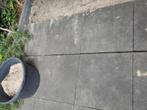Gratis af te halen: 8 grijze tegels, Ophalen, Zo goed als nieuw, 10 m² of meer, Beton