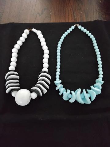 2x vintage ketting, zie foto's beschikbaar voor biedingen