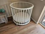 Als nieuw, Witte ronde baby box merk Circa, Kinderen en Baby's, Boxen, Ophalen of Verzenden, Zo goed als nieuw, Rond, In hoogte verstelbaar