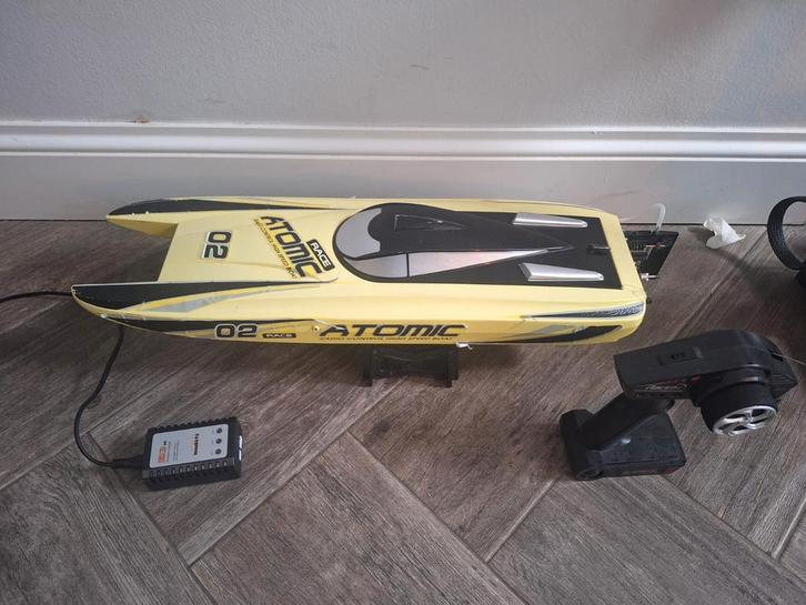Rc boot 60km/h, Hobby en Vrije tijd, Modelbouw | Boten en Schepen, Gebruikt, Ophalen of Verzenden