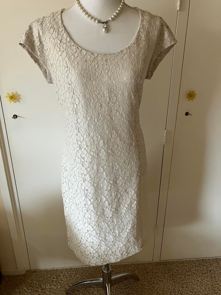 Prachtige kanten jurk van Purdey maat 40, Kleding | Dames, Jurken, Maat 38/40 (M), Beige, Ophalen of Verzenden, Zo goed als nieuw