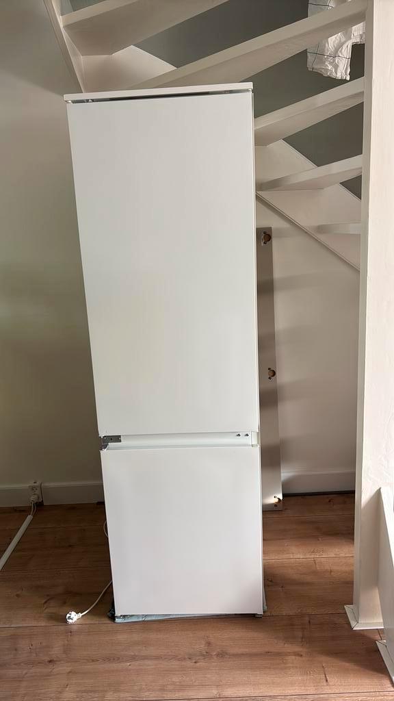 Koel diepvries kast Isande ( ikea) Gratis op te halen!, Witgoed en Apparatuur, Koelkasten en IJskasten, Gebruikt, Met aparte vriezer