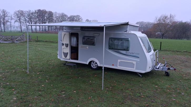 Schitterende Trigano Silver 430 LJ '11 met Mover, Caravans en Kamperen, Caravans, Bedrijf, tot en met 3, Kleine zit, Trigano, 2 aparte bedden