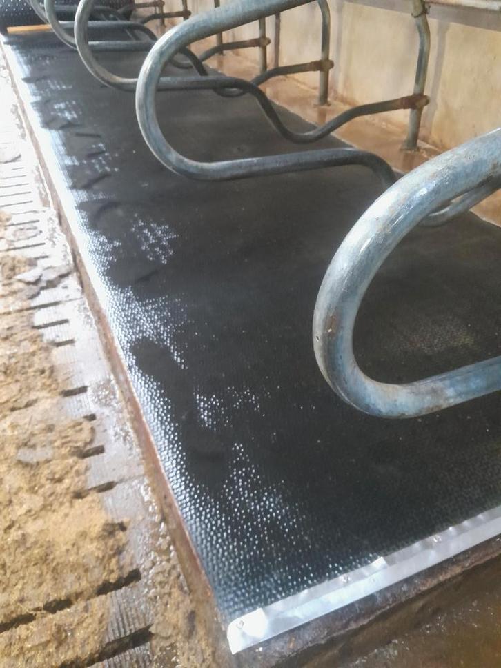 Rubberen mat, stalmat, hamerslagprofiel 18 m,180 cm breedte, Dieren en Toebehoren, Stalling en Weidegang