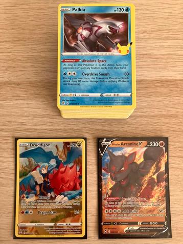 Set van 100 verschillende originele Pokemon kaarten beschikbaar voor biedingen