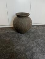 Twee grote stenen potten, Huis en Inrichting, Woonaccessoires | Vazen, Ophalen of Verzenden, Overige kleuren, Steen, Minder dan 50 cm
